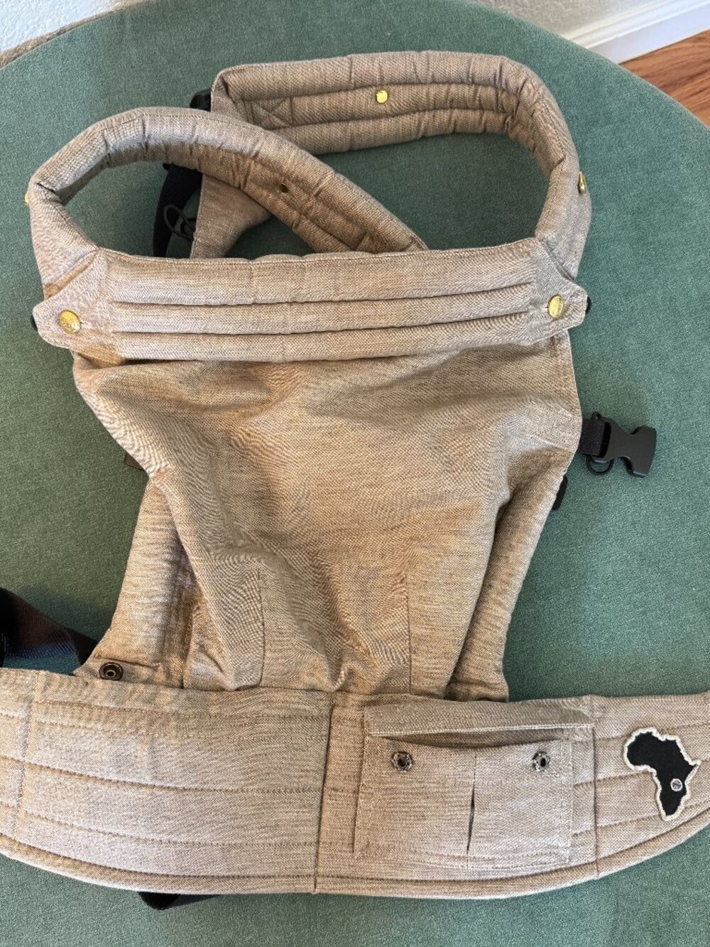 Artipoppe in linen with box and outward facing insert